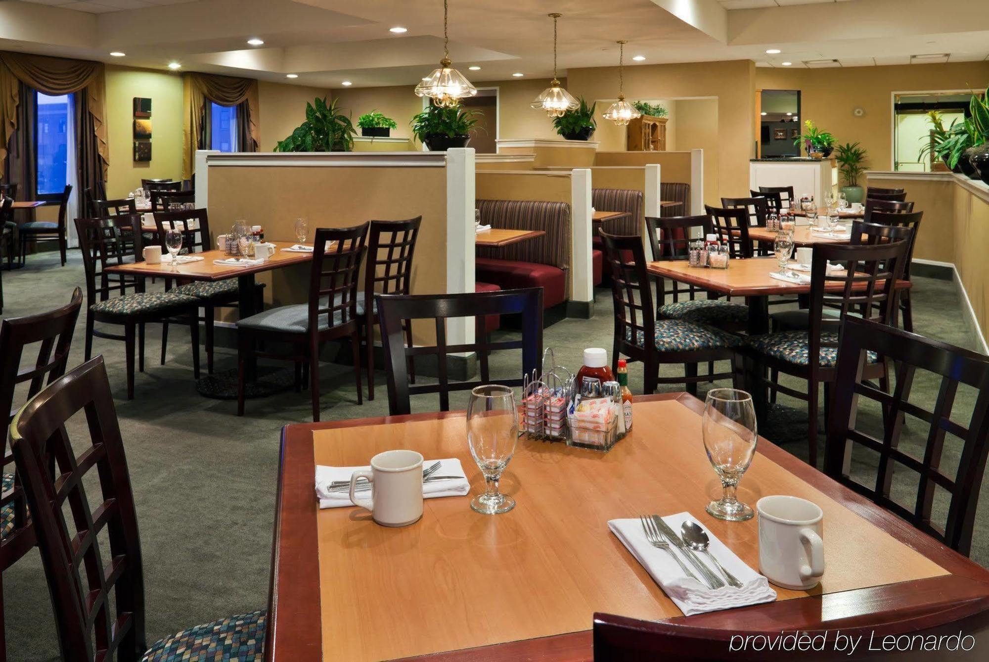 Holiday Inn Washington-Georgetown Ресторан фото