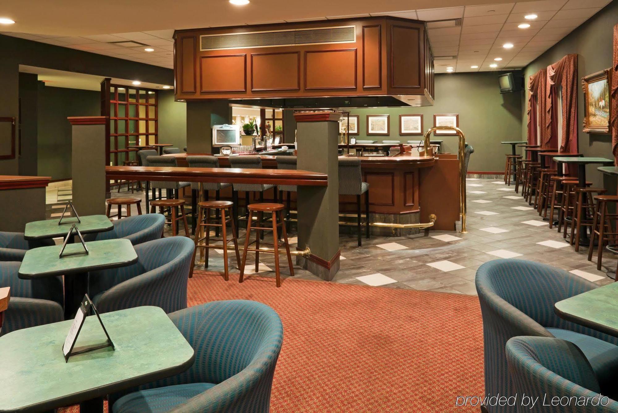 Holiday Inn Washington-Georgetown Ресторан фото