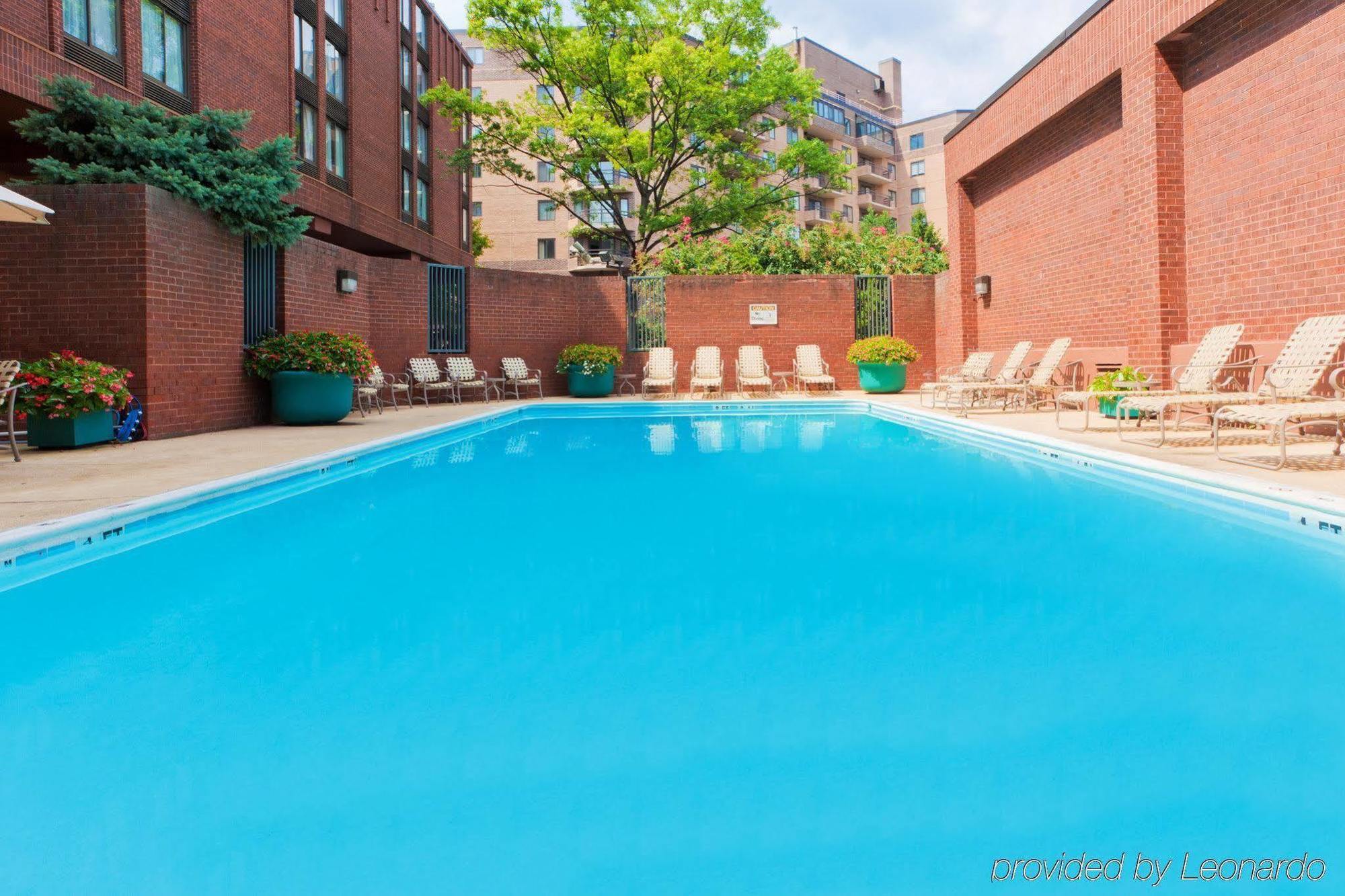 Holiday Inn Washington-Georgetown Экстерьер фото